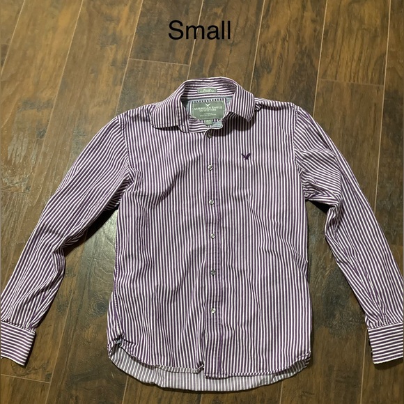 American Eagle Button Up - Picture 1 of 1